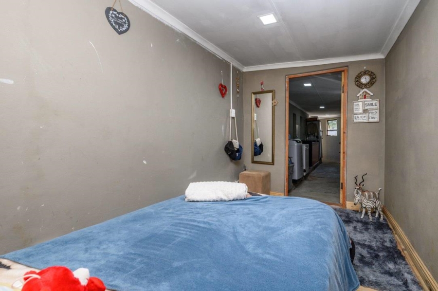 5 Bedroom Property for Sale in Van Riebeeck Hoogte Eastern Cape